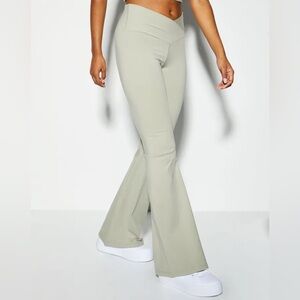 Rue21 Sage Green Flare Pants – Size L – Soft Knit Stretch